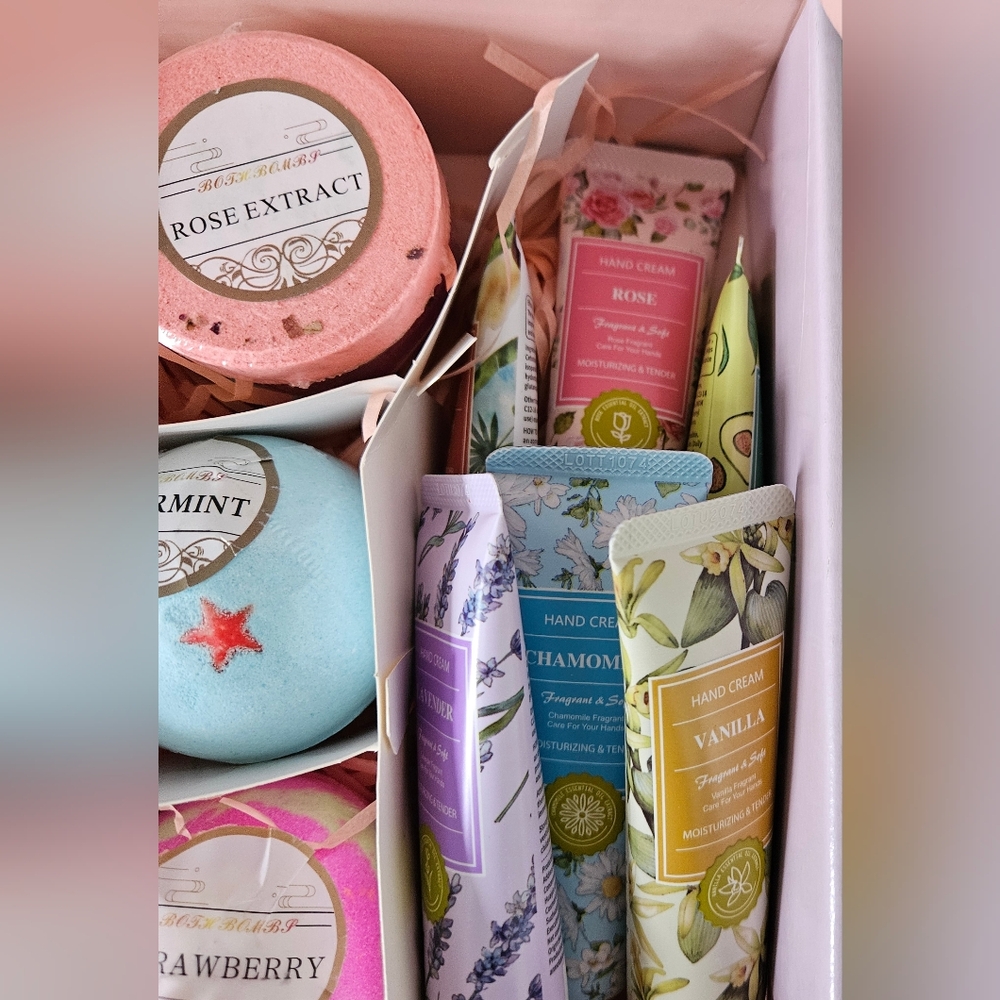 Kiytarboo Handcream, Bath Bomb & Shower Steamer Gift Set- NEW IN BOX - Picture 4 of 5